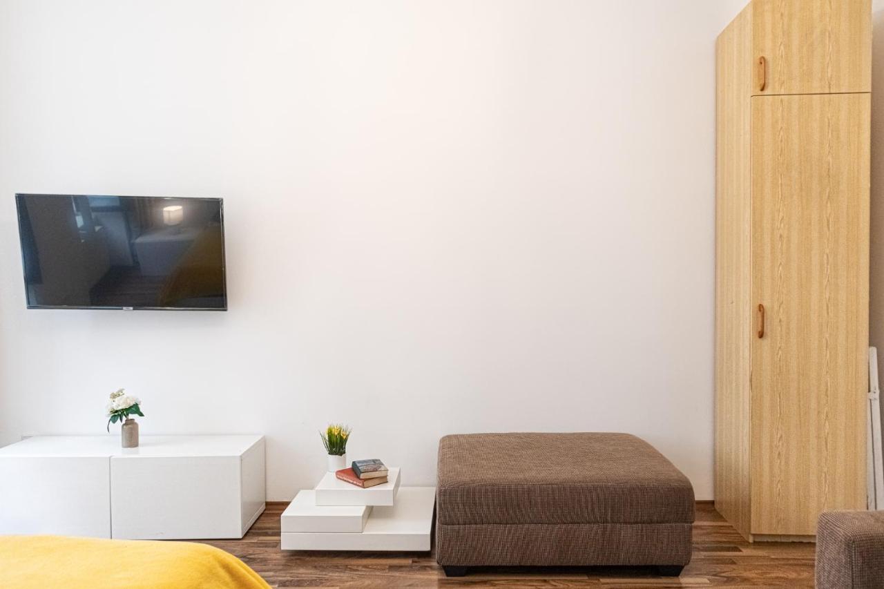 Apartmán Peaceful 1Br Apt. Near Metro Station Langenfeldg. Vídeň Exteriér fotografie