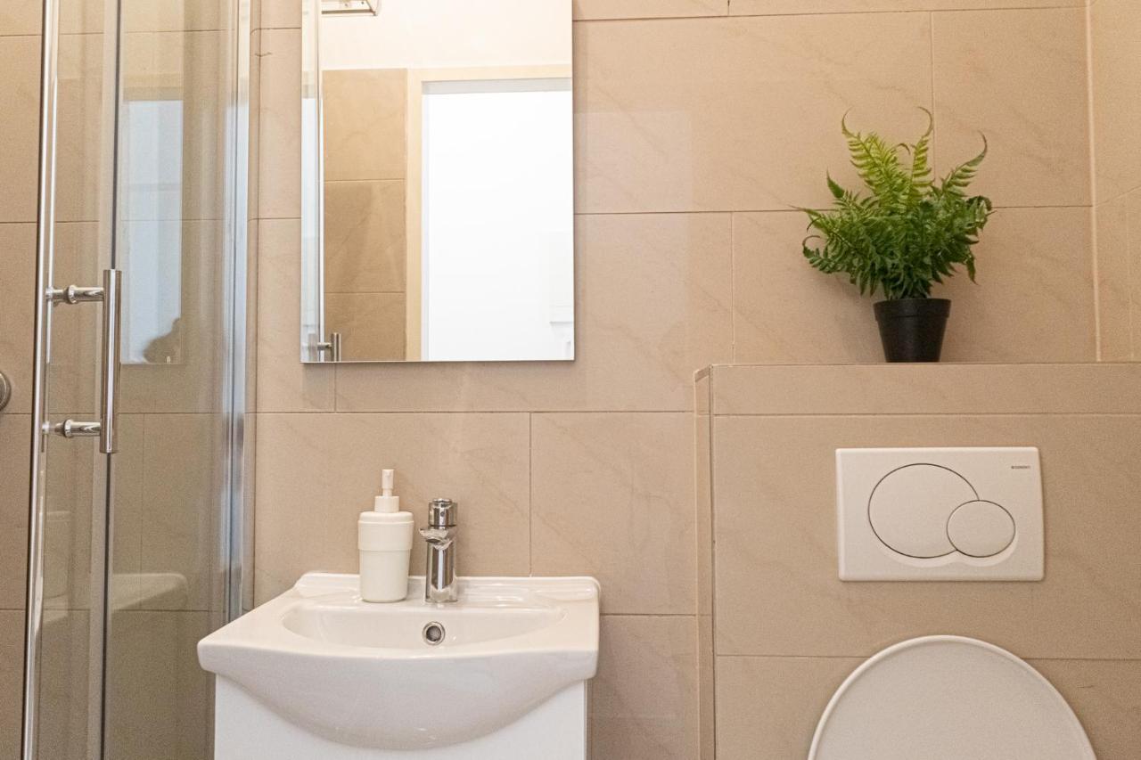 Apartmán Peaceful 1Br Apt. Near Metro Station Langenfeldg. Vídeň Exteriér fotografie
